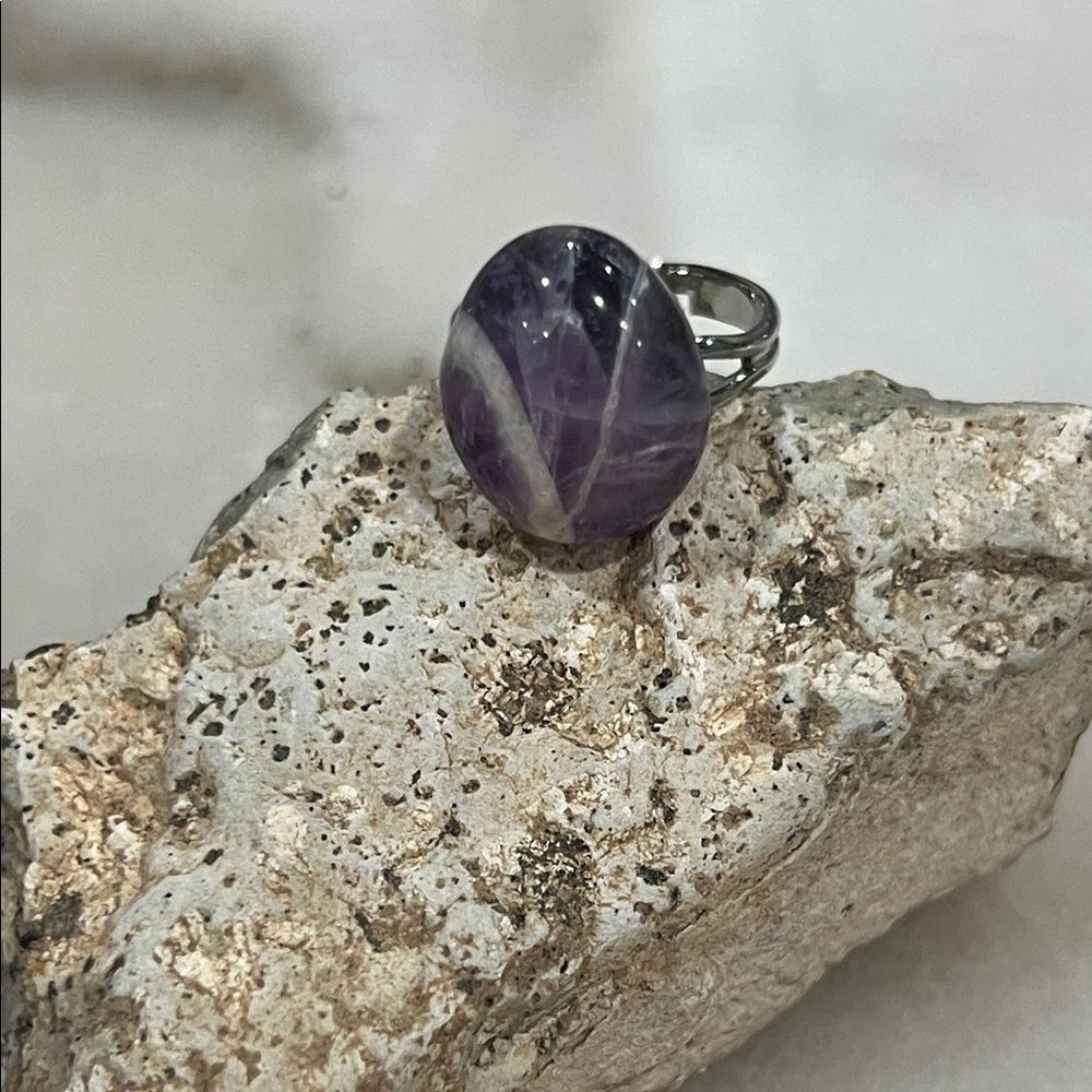 Purple Amethyst Gemstone Ring - Picture 2 of 3